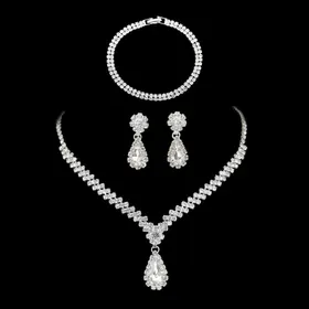 Conjunto de Colar e Brincos de Cristal Loja de Honra