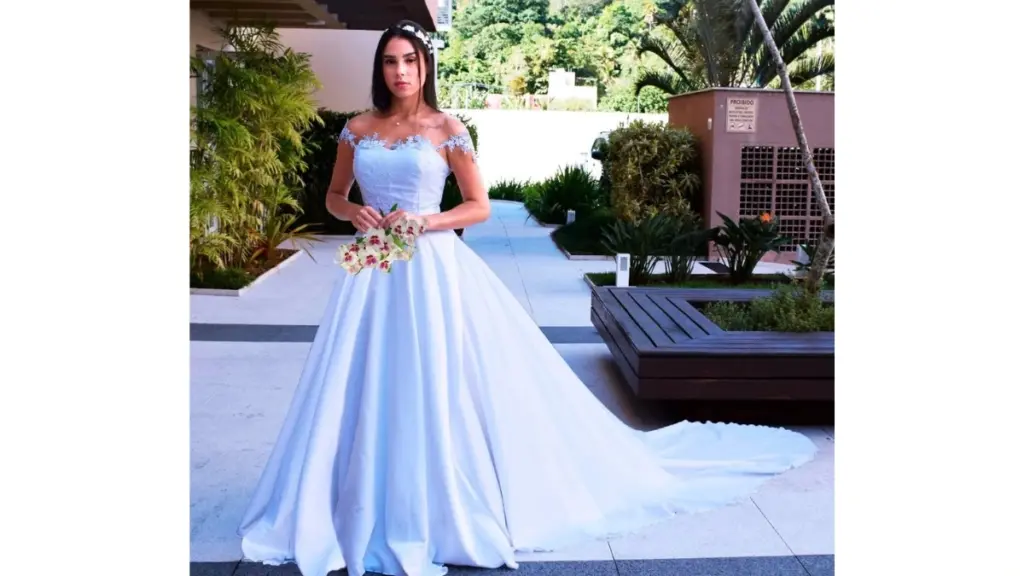 vestido-de-noiva-casamento-com-cauda-alça-em-renda