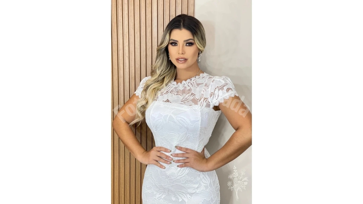 vestido-noiva-civil-de-renda-com-laco-e-decote-em-v-na-costa